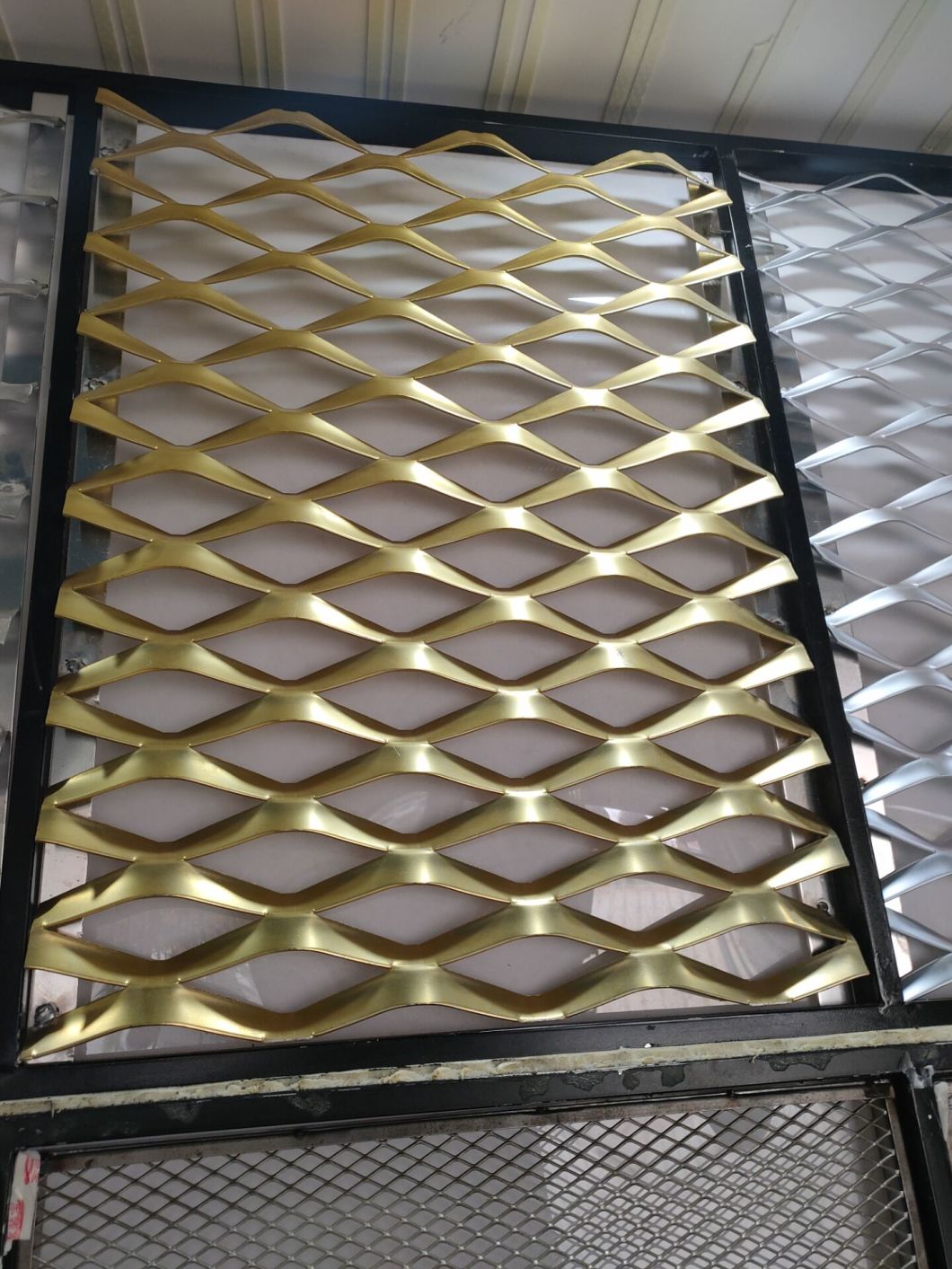 Treillis métallique déployé pour façade (MT-EM004)
